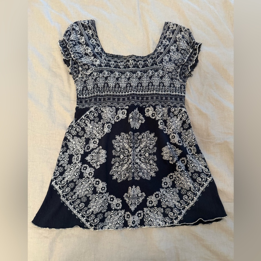 Roz&Ali Navy and white patterned top